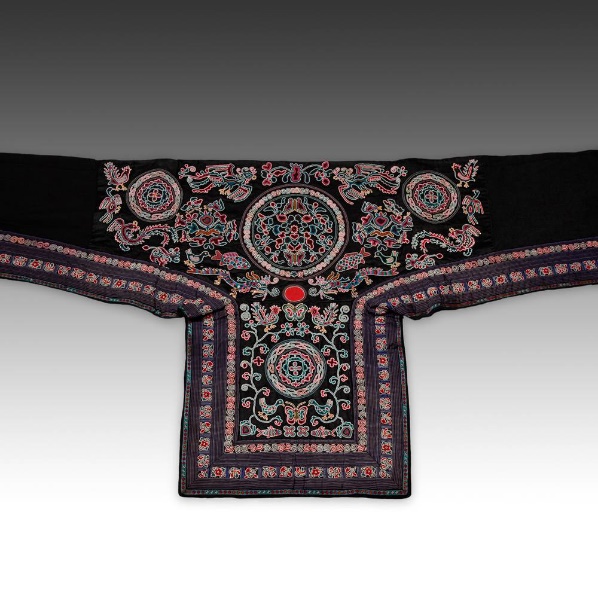 groups-history-objects-baby-carrier-miao-hmong-history-baby-carriers-miao image 2