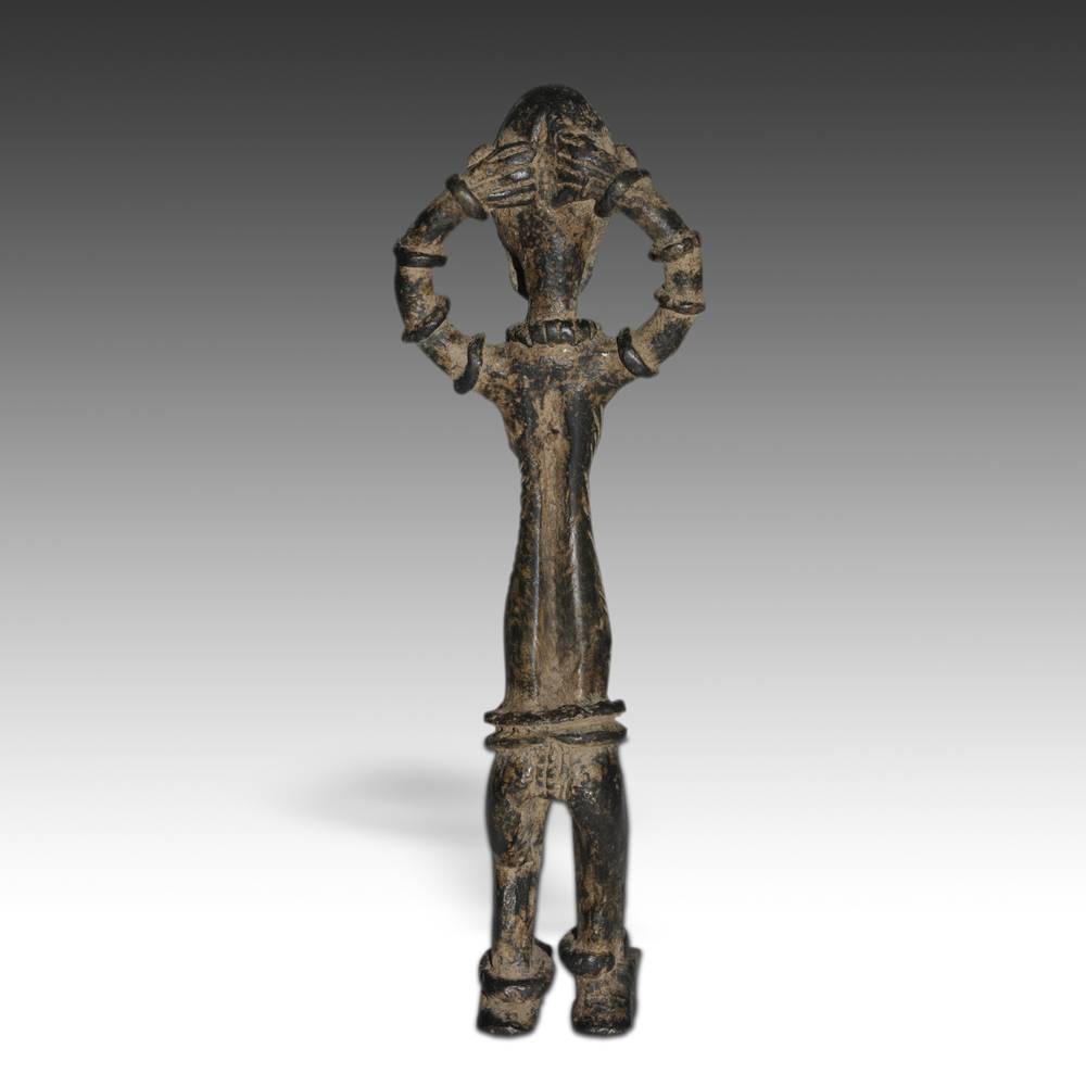 Senufo Standing Female Figure with Hands on Head - Image 3