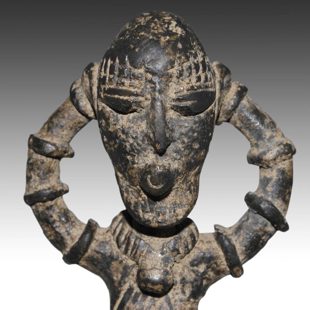 Senufo Standing Female Figure with Hands on Head - Image 4