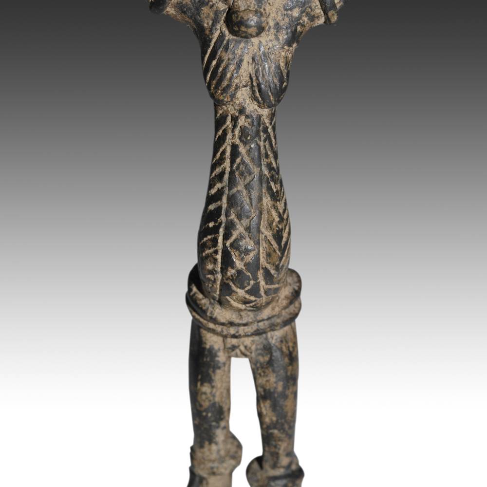 Senufo Standing Female Figure with Hands on Head - Image 5