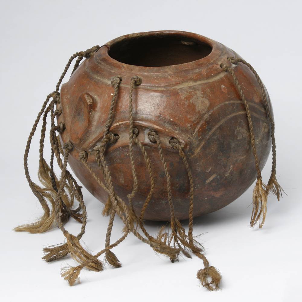 Gurunsi Lidded Storage Vessel - Image 2