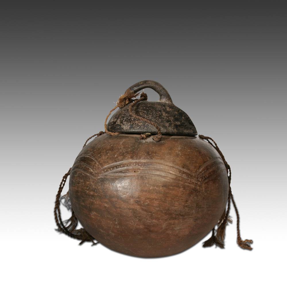 Gurunsi Lidded Storage Vessel - Image 3