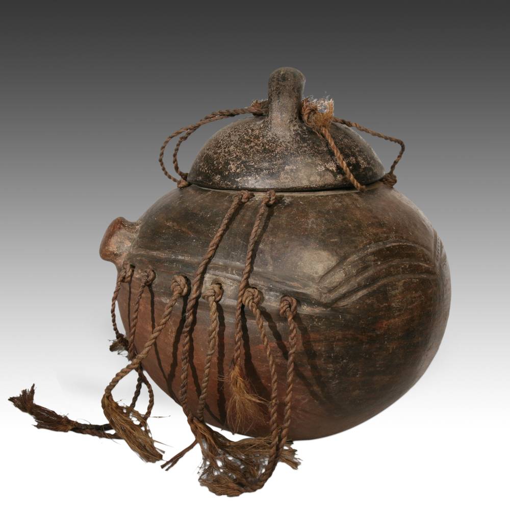 Gurunsi Lidded Storage Vessel - Image 5
