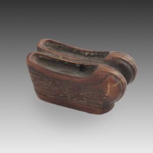 Chinese Toggle Depicting Shoes