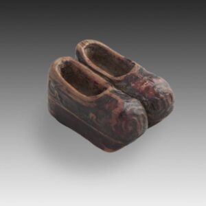 Chinese Toggle Depicting Shoes