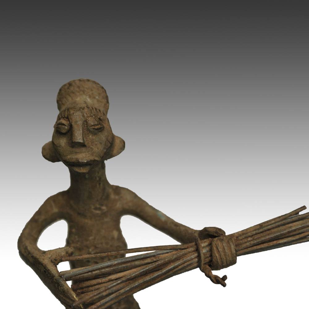 Beninese Standing Female Figure - Image 5