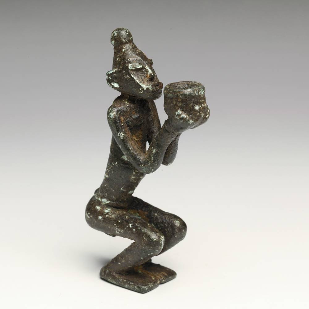 Dogon Seated Figure with Offering - Image 2