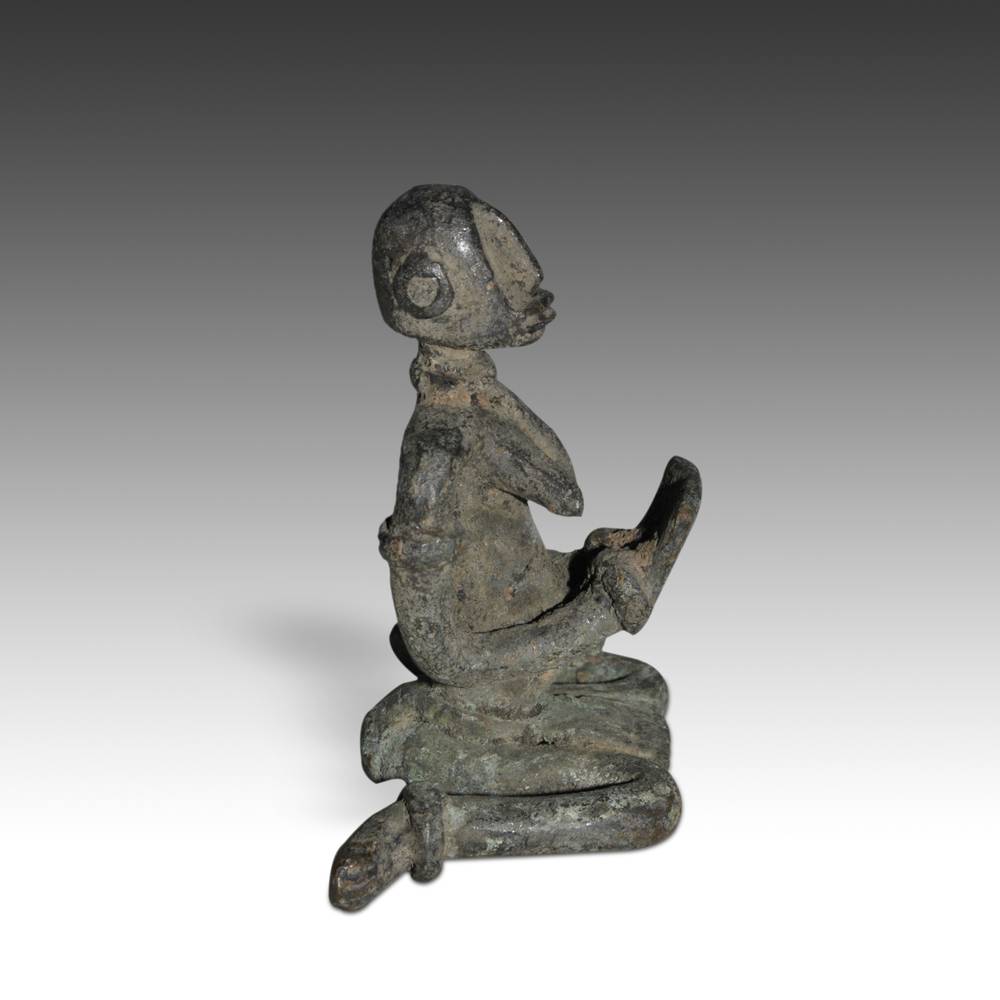 Dogon Kneeling Female Figure - Image 2