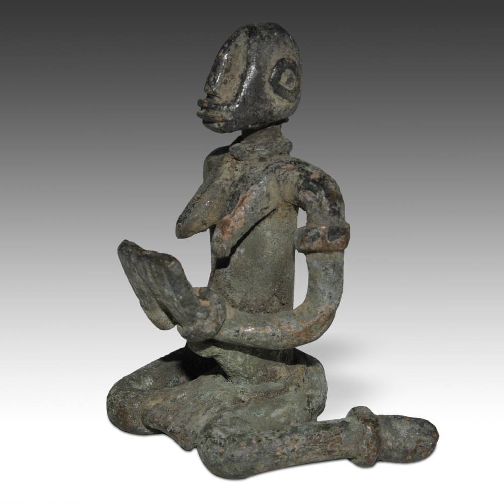 Dogon Kneeling Female Figure - Image 4