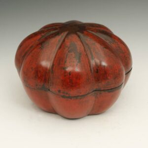 Chinese Scalloped Covered Box