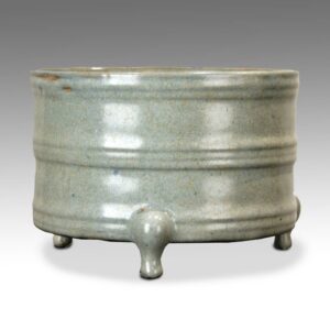 Chinese Lian or Hill Jar on 3 Feet