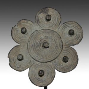 Senufo Ring with Floral Motif, Based