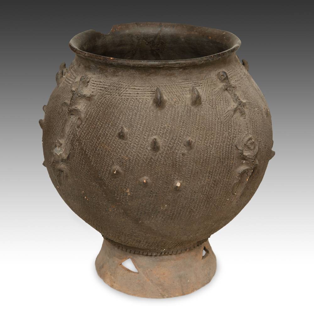 Lobi Footed Vessel, with Animal Motifs
