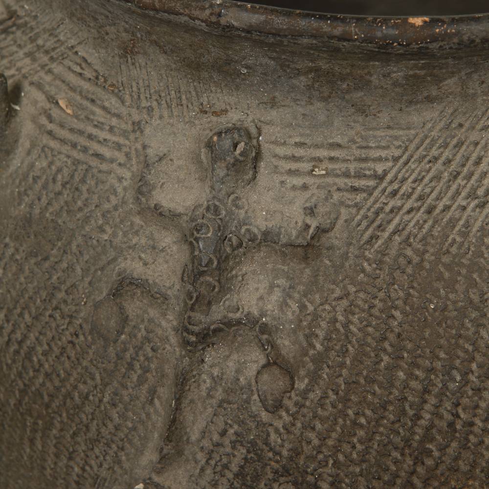 Lobi Footed Vessel, with Animal Motifs - Image 3