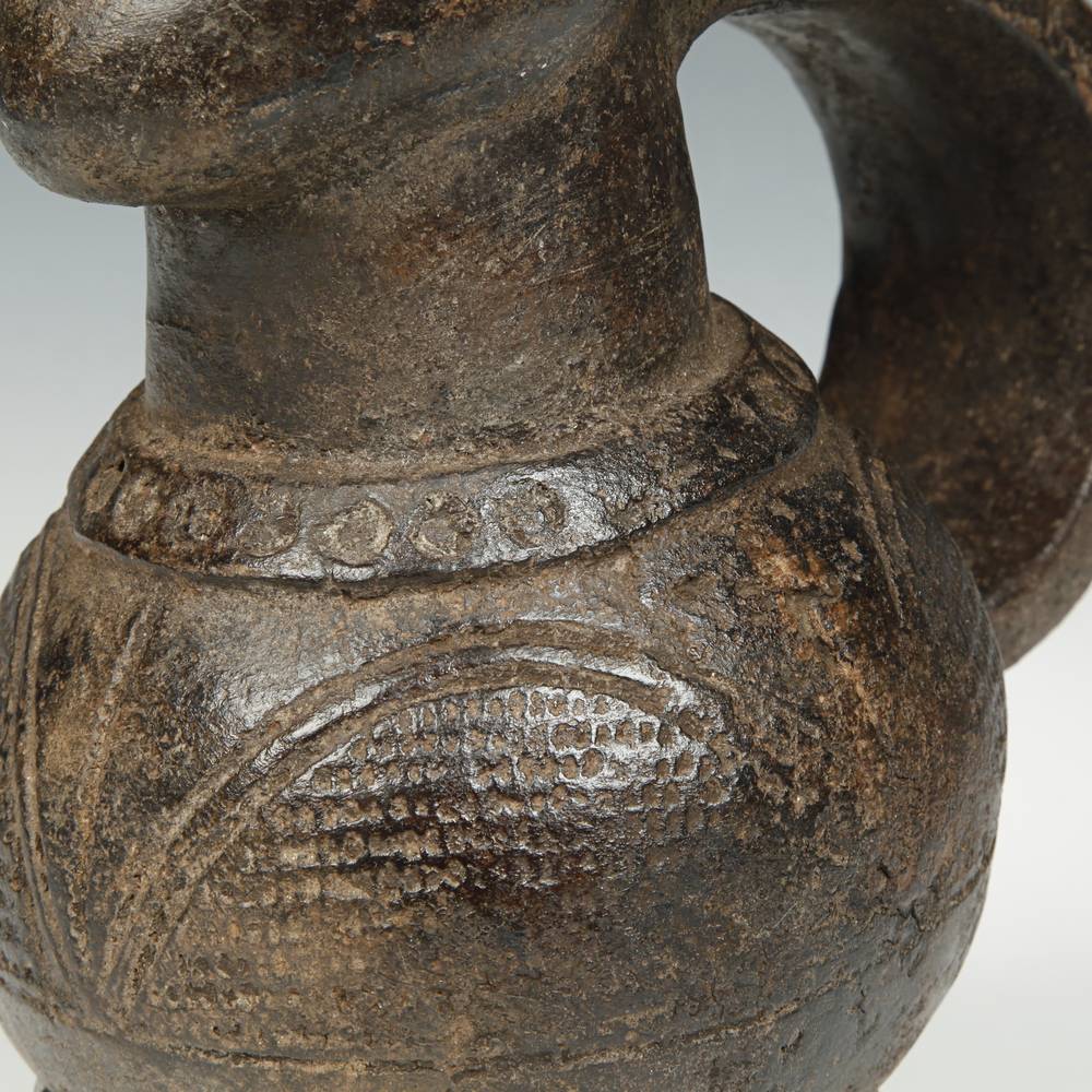 Mangbetu Figurative Wine Vessel - Image 7