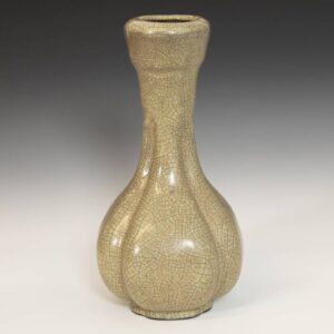Chinese Garlic Form Vase